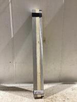 (3) LEVEL BAR