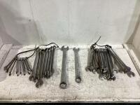 SHOP BOX OF WRENCHES SAE
