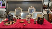 WALL DECOR AND NOVELTY BOX