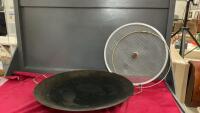 LARGE CAST PAELLA PAN W/ SPLATTER GUARD
