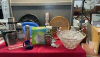 BOX OF MISC KITCHEN ITEMS - VEGGIE SHREDDER, OVEN LINER, THERMOSES,, PLASTIC TRAYS, DONUT DISPENSERS, ELECTRIC JUICER, ELECTRIC KETTLE, GLASS PUNCH BOWL