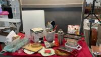 BOX OF KITCHEN ITEMS - EGG COOKER, KITCHEN UTENSILS, KITCHENAID SIEVE, GRATERS, GLASS CUTTING BOARD, EGG HOLDERS,