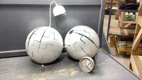 (2) GLOBE LIGHT FIXTURES