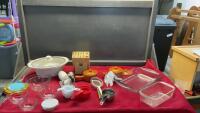 BOX OF KITCHEN ITEMS - GLASS BAKING PANS, (2) FRENCH ONION BOWLS, GLASS STORAGE BOWLS, HAND WHISKER