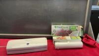 B&D VACUUM FOOD SAVER W/(2) BOXES OF BAGS