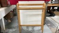 WOOD QUILT/BLANKET RACK