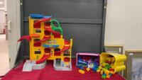 (2) SMALL BINS OF MEGABLOCKS & FISHER PRICE &ldquo;LITTLE PEOPLES&rdquo; CAR RAMP TOY