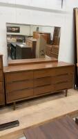 9-DRAWER DRESSER W/ MIRROR