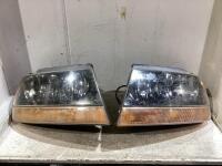 (2) HEADLIGHT 2000 DODGE