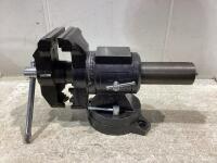 MASTERCRAFT MAXIMUM BENCH VISE