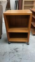 ROLLING CABINET/SHELF