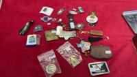 SMALL TIN OF ASSORTED PINS, BUTTONS BUCKLES, SMALL CHANGE PURSE, KEY CHAINS