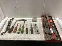 SHOP TRAY OF ASSORTED TOOLS W/ SCREWDRIVER, WRENCHES, PILERS & MISCELLANEOUS