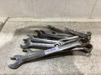 BUNDLE OF WRENCHES SAE