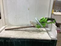 GREENWORKS HEDGE TRIMMER