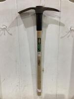 YARDWORKS 2.5LB PICK MATTOCK W/ WOOD HANDLE