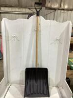 SNOW SHOVEL