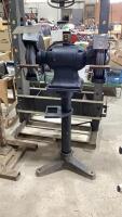 DOUBLE GRINDER ON PEDESTAL