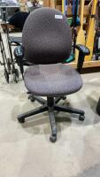 CORPORATE EXTPRESS ROLLING OFFICE CHAIR