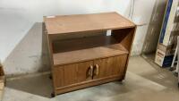 ROLLING CABINET W/ LOWER DOUBLE DOORS