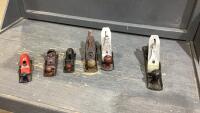 FLAT W/ HAND PLANES