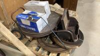 PALLET WITH BANDING CART, BANDING CLIPS AND BANDING