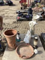 PALLET OF OUTDOOR DECOR W/ (4) ABSTRACT STATUES, POT & MISCELLANEOUS