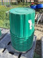 (10) PLASTIC CONTAINER