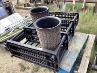 PLASTIC SHELVE W/ (2) POT HOLDERS
