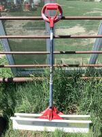 BUNDLE W/ (2) SNOW SHOVELS