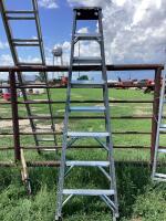 FIBERGLASS LADDER 8FT