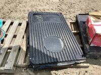 FOLDABLE FISHING HUT
