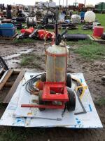 4-WHEEL PNEUMATIC AIR PAINT SPRAY W/ STENCILS