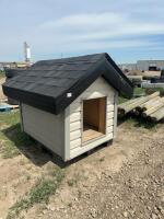 Insulated doghouse