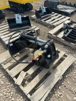 Backhoe attachment for mini crawler