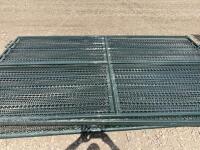( New) package of 4 wind break fence panels /bidding per panel