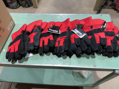 Eight pairs 3M, Thinsulate work gloves