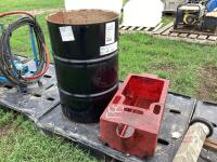 PALLET W/ OIL DRAINAGE, METAL BARREL & PLASTIC BARREL