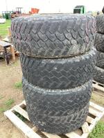 (4) NITTO TRAIL GRAPPLER LIGHT TRUCK 10-BOLT W/ (4) WHEEL CAPS