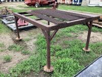 HEAVY DUTY METAL ROLLING WORKSHOP TABLE W/ BENCH VISE