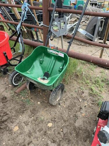 Scott&rsquo;s turf builder broadcaster