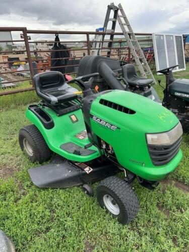 John Deere Sabre lawn tractor
