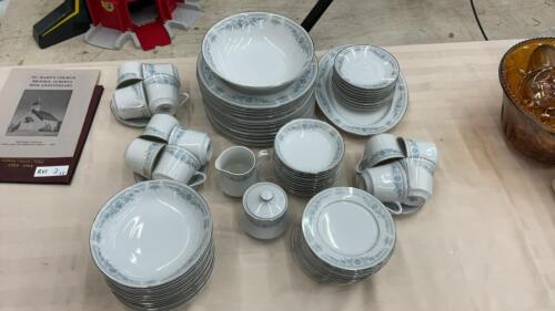 TOWNE HOUSE BLUE SPRING LARGE DISH SET - 12 PLACE SETTING