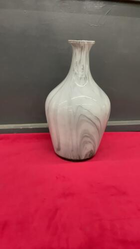 GREY GLASS DECORATIVE VASE W/ DARK GREY SWIRLS