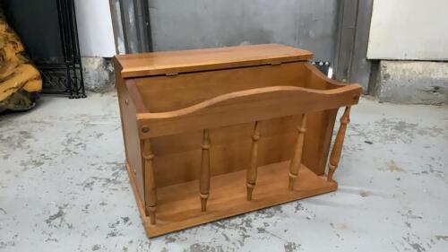 &ldquo;DECORHOME&rdquo; MAPLE MAGAZINE RACK W/ SIDE STORAGE