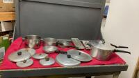 VARIETY OF ALUMINUM HOUSEHOLD KITCHENWARE