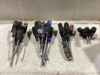 SHOP BOX OF MIXED SCREWDRIVERS