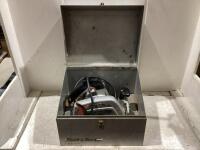 BLACK & DECKER 7-1/4" DELUXE CIRCULAR SAW