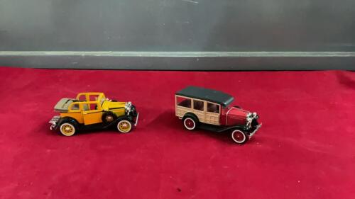 (2) SMALL COLLECTOR CARS - METAL AND PLASTIC - 1932 FORD CONVERTABLE SUDAN AND 1929 FORD STATION WAGON
