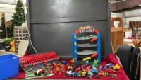 HOT WHEELS COLLECTION OF CARS, STUNT GARAGE, DISNEY'S "CARS" STORAGE UNIT